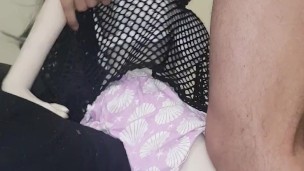 Nicole se atraganta de mi verga hasta que termino en su carita