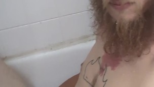Jacking off in the shower 🚿😘💕🚿