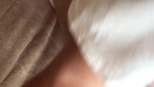 筋肉質男がズルムケちんぽをツバでヌルヌルテカテカにして寝そべりながらあえぎ声オナニー　