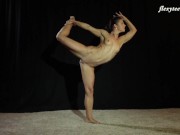 Amazing shaped figure babe Eva Rakova acrobat