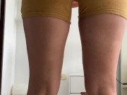 Esta chica le gusta ejercitar su culo antes del sexo