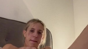 Femboy Stroking and Fingering Ass til Huge Cumshot