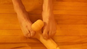 its been a while since we had some foot fun