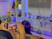 Chica gamer probando juguete SEXUAL para hombre (cubierta de semen por una gran polla) 5/16