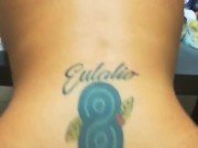 Aplastando su gusano con mis nalgotas