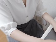 【盗撮】変態OLがリモートワーク中にオナニー♡指をマンコに挿入して何度も絶頂 - Screenshot 1 of 16 - HD