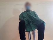 La peluquera tiene un culo increible me deja tocarla y darle semen en su ropa 2/16