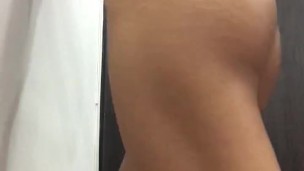 Me visto muy sexy para esperar a mi novio