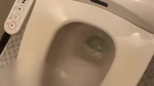 【マゾ豚排泄】ど変態ちんぽからおしっこを出しました！今日のおちっこ見て下しゃい❤️
