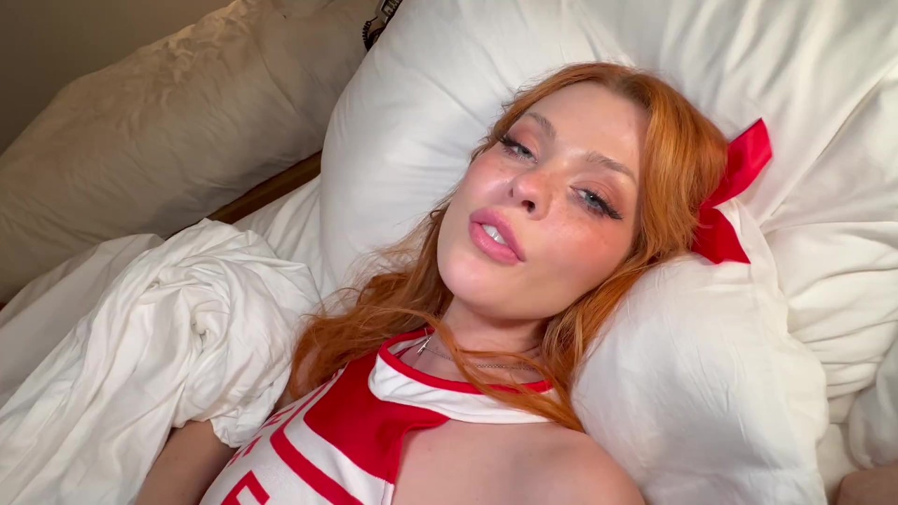 Cheerleader begs for dick at cheer camp sleepover - Free Sex Video - RedTube