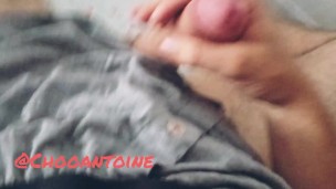 me vide sur le caleçon de mon pote 🥒