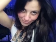 Cam girl exibindo com plug no cuzinho 1/16