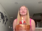 Pastel vs Culo Grande! Es mi cumpleaños! 3/16