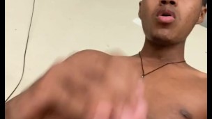 22 year old handsome guy with 7 inch BBC takes a juicy cumshot then swallows it
