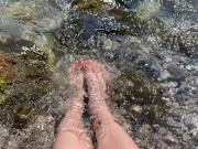 Дрочу ножками парню прямо на море 1/16