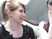 Ersties - Maria M. entdeckt ihre Liebe zum Fußfetisch mit Ina 10/16