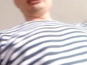 Анальный пидорок вонюша филимонов вновь засовывает деревяное дылдо в свой волосатый пердак 1/16