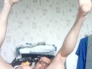 Анальный пидорок вонюша филимонов вновь засовывает деревяное дылдо в свой волосатый пердак 4/16