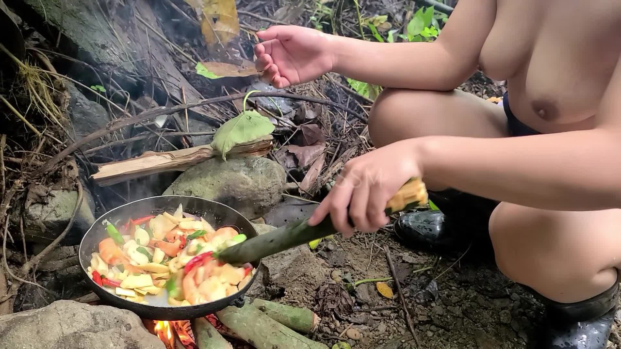 Pinay Outdoor Porn Harvest and Cooking Bamboo Shoots