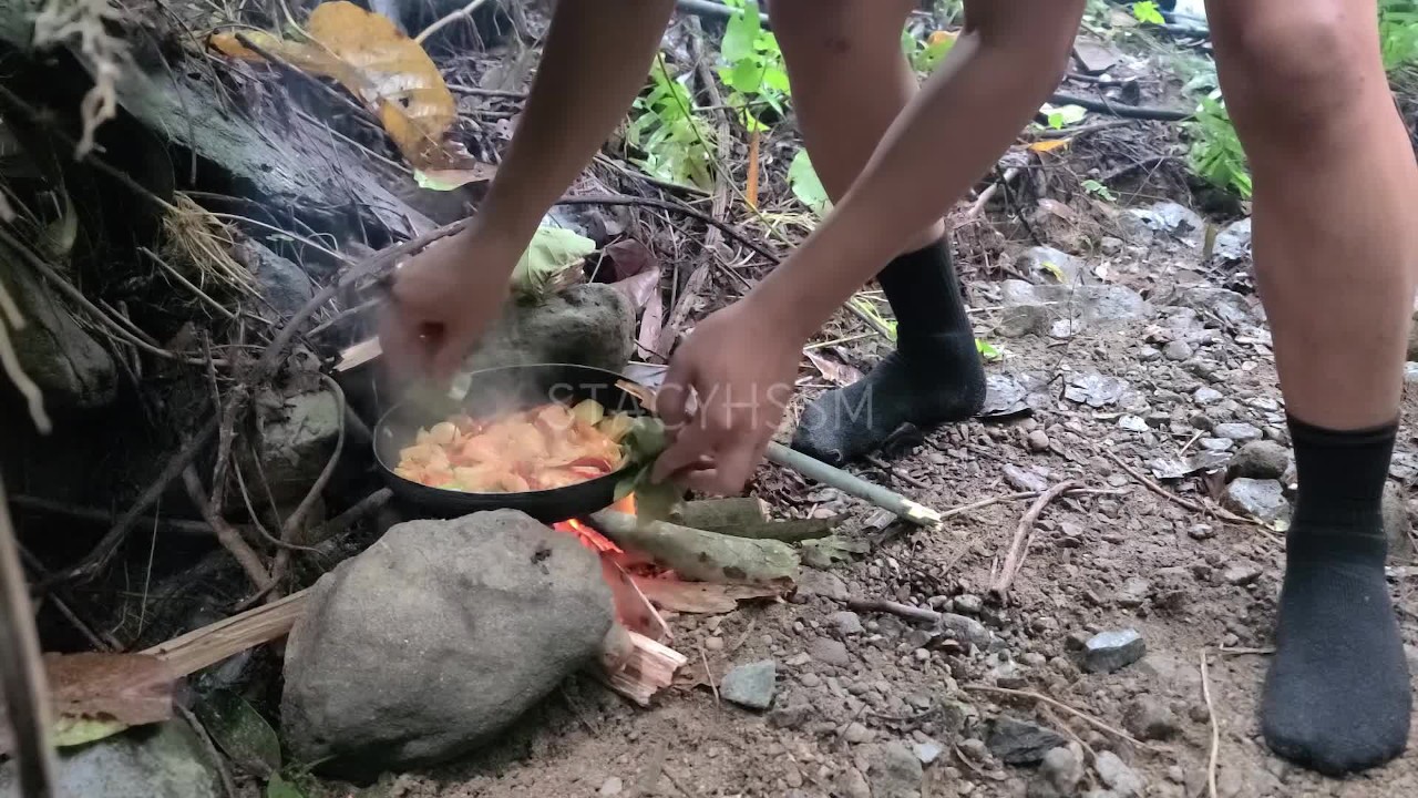 Pinay Outdoor Porn Harvest and Cooking Bamboo Shoots
