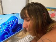 Je vous aurais augmenté quand même - Mon patron me baise sur le bureau pour une promotion 15/16