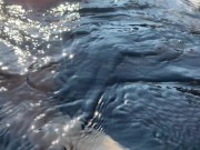 Сочная попка нежится на морских волнах 3/16