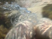 Трогаю голую девушку на нудистском пляже 12/16