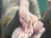 Трогаю голую девушку на нудистском пляже 16/16