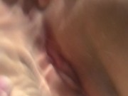 Я играю со своей киской прямо в море 16/16