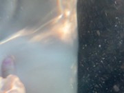 Трогаю девушку под водой 6/16