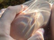 Трогаю девушку под водой 9/16