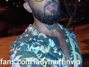 Ladymuffin si masturba in strada a Tenerife 10/16