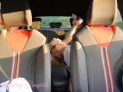 Amatorska para z Polski pieprzy się publicznie w aucie 8/16