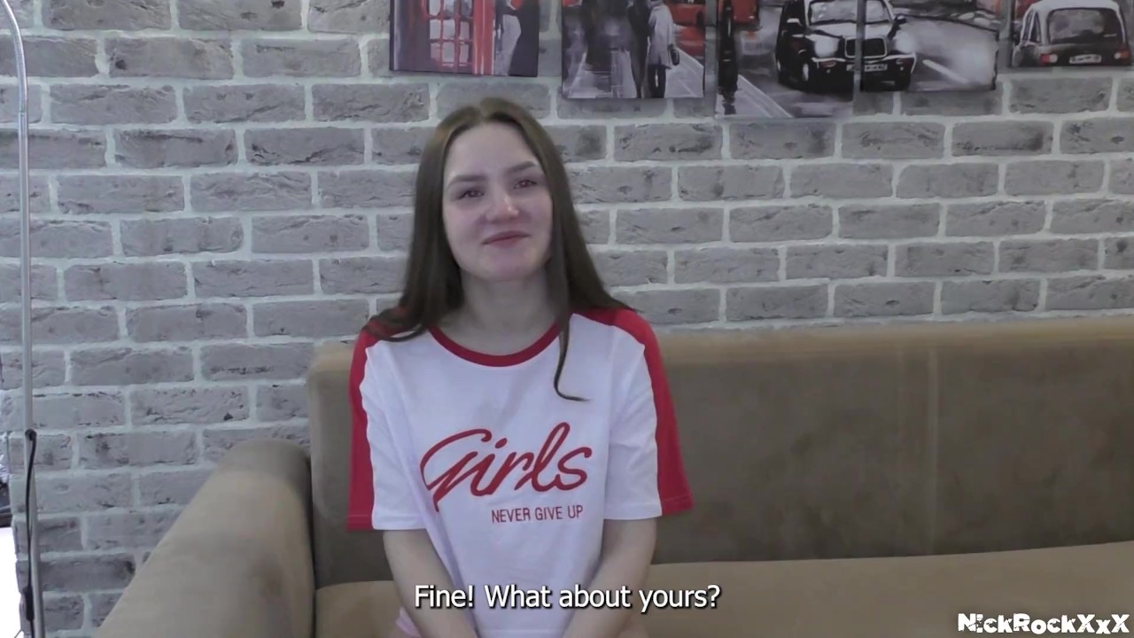 Entrevista e a primeira vez, estudante novinha de 18 anos - RedTube