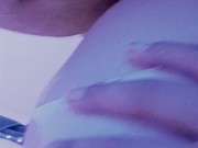 Me agarra y me pone en 4