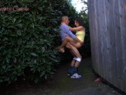 Szybkie jebanie uroczej suki na tyłach klubu 11/16