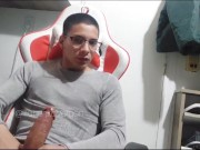 Gamer man jerks off in front of his Stream camera! 3/16