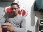 Gamer man jerks off in front of his Stream camera! 4/16