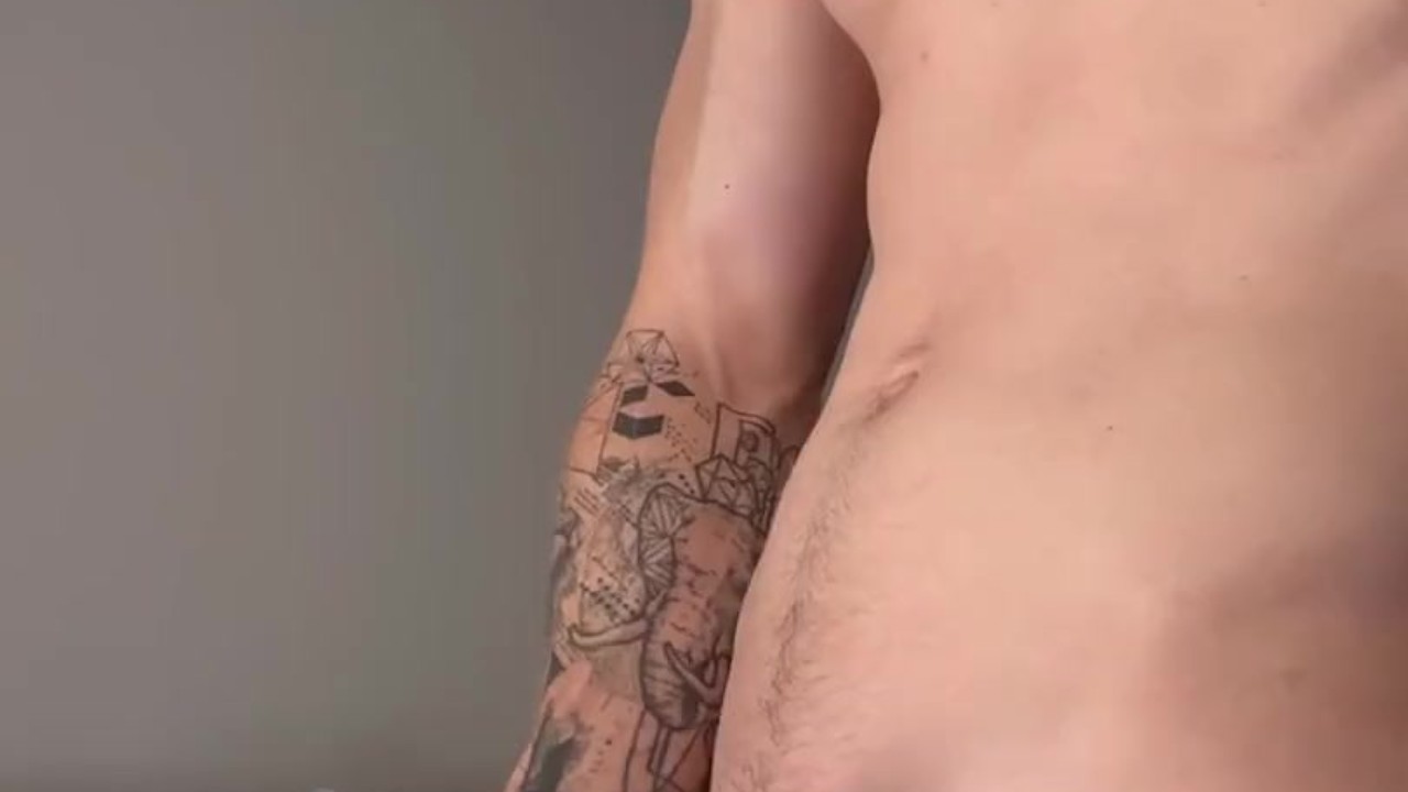 ディズニースターがOnlyfansで彼の巨根を見せる - RedTube