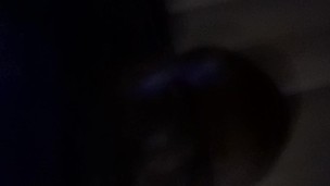 Cogiendo flaca culona en la sala