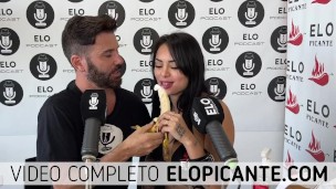 CHINA KNUTTSEN SE TRAGA LA CREMA EN EL CUARTO PICANTE