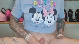 Sissy plays with clitty