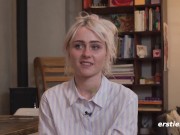 Ersties - Hally spielt mit Farben und Pinseln 15/16