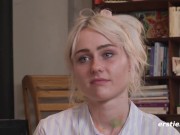 Ersties - Hally spielt mit Farben und Pinseln 3/16