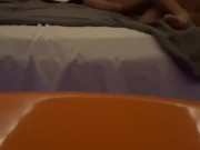 Espió a mi amiga mientras se baña, me la cojo después del concierto | TW: Canela Suave 16/16