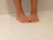 Peeing on my feet 9/16