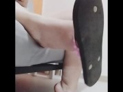 Dangling senza parole Guarda e desidera piedini sporchi 15/16