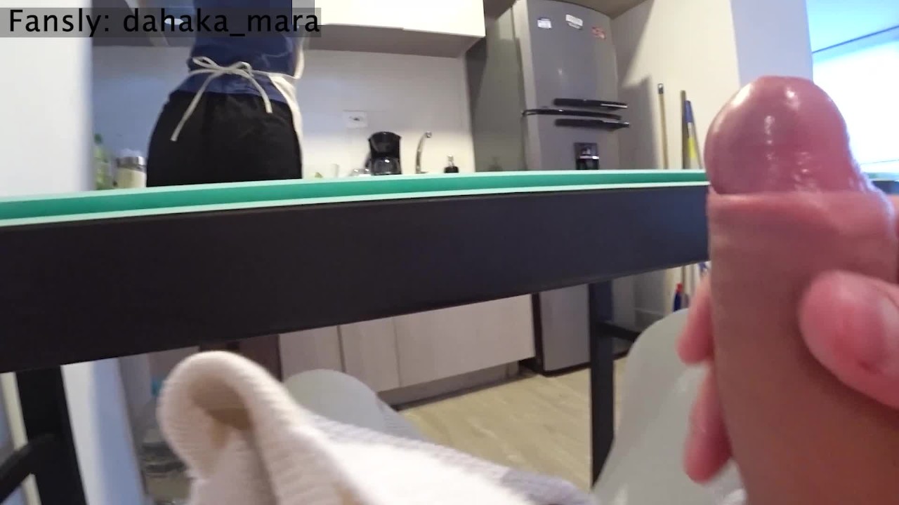 Public Dick Flash. HOUSEKEEPER was surprised by my presence - Video di sesso gratis - RedTube