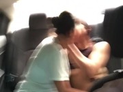 Estamos muy calientes y masturbamos antes de llegar universidad . 14/16