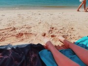 J'exhibe ma chatte et mes seins sur la plage publique 6/16